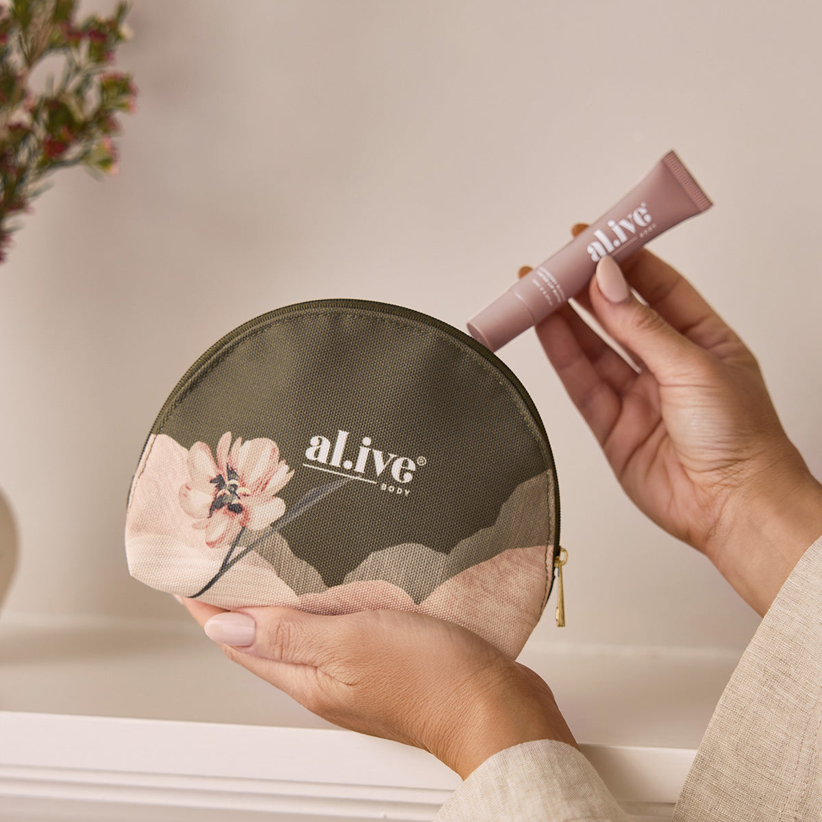 alive Retreat Hand & Lip Gift Set