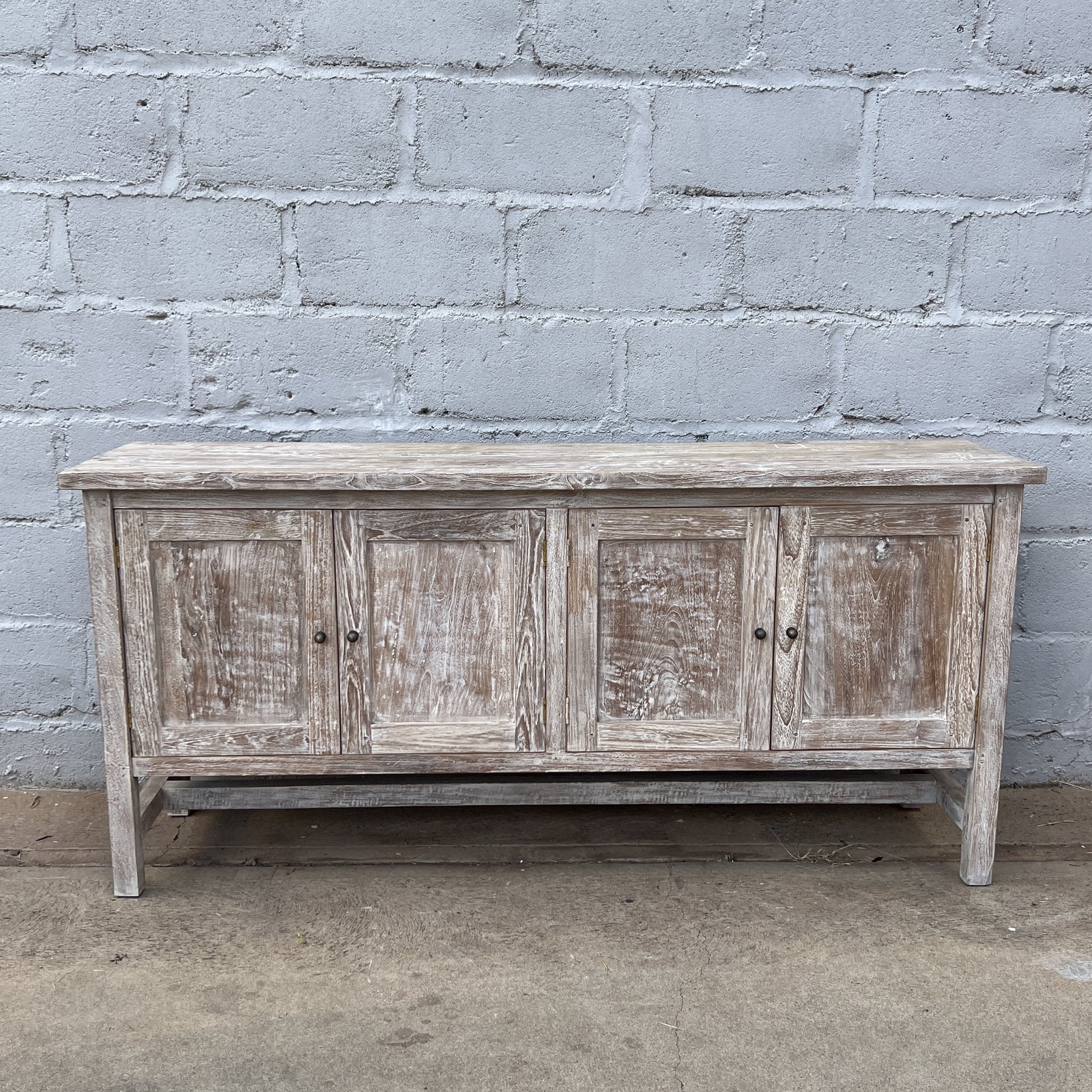 Buffet Amber White Wash