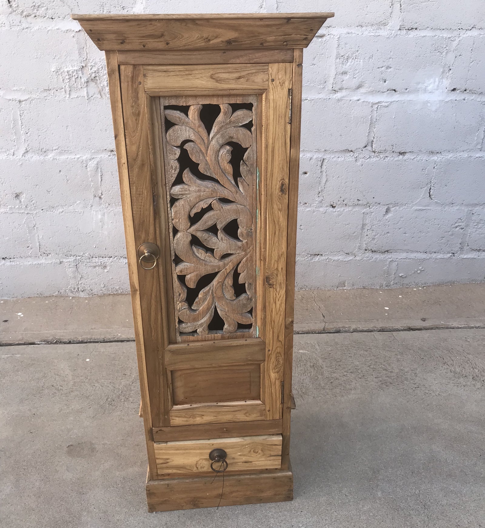 Cupboard 1 Door Carved