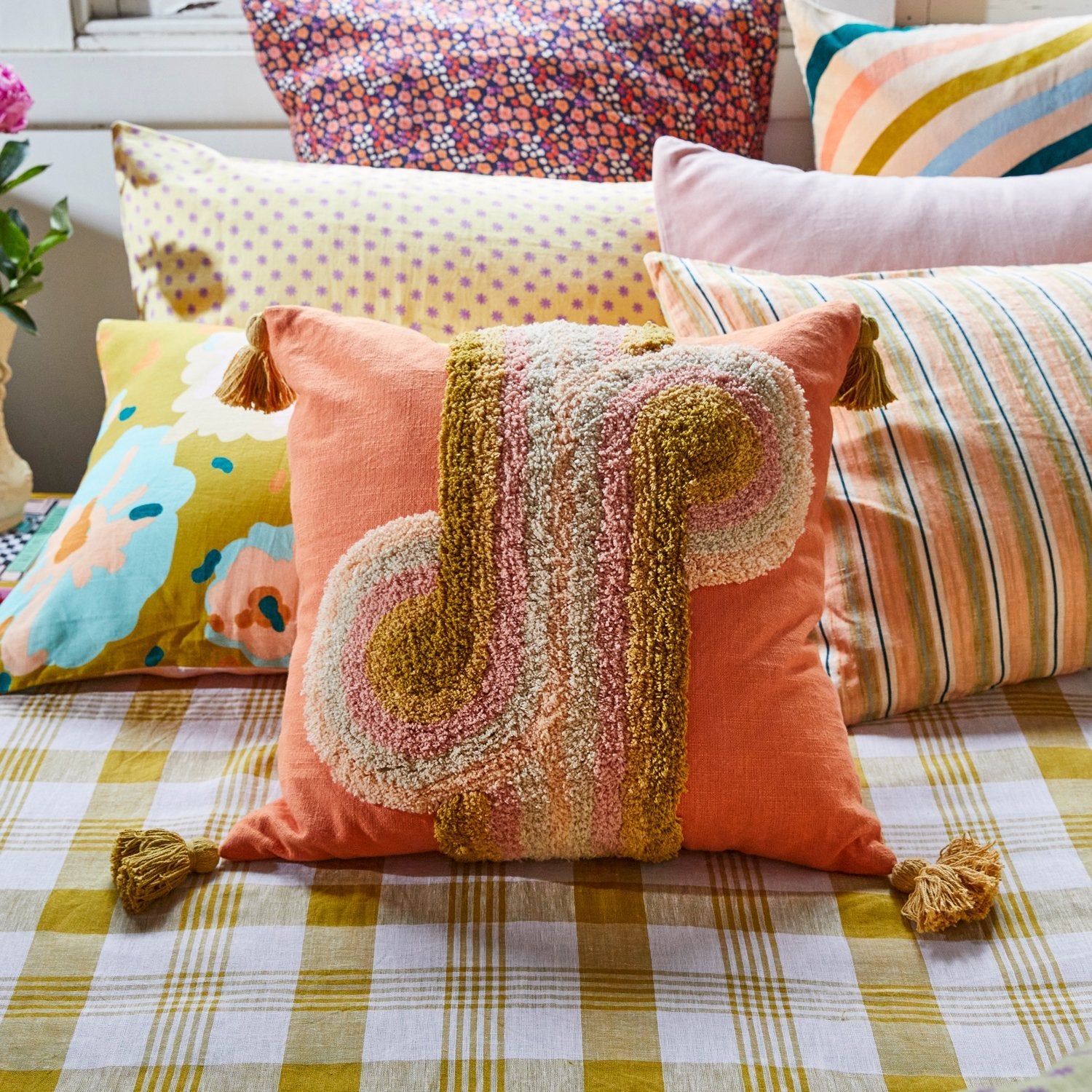 Cushion Ande Tufted