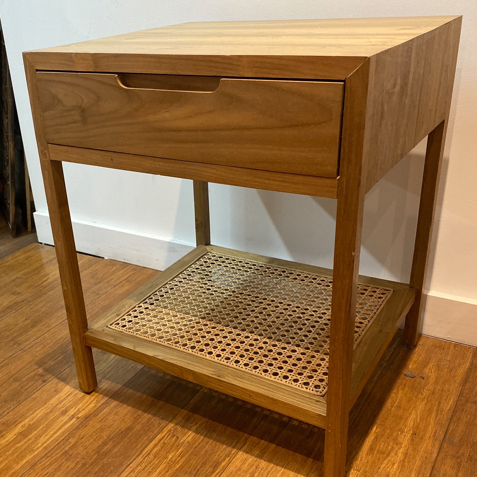 Bedside Capella with Shelf