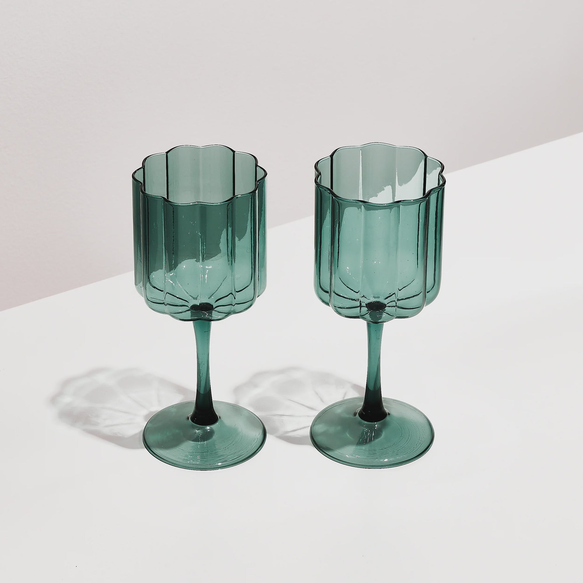 Wave Wine Glass Set